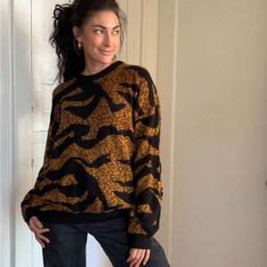 Vintage retro tiger sweater